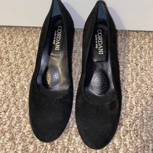 Cordani suede heels